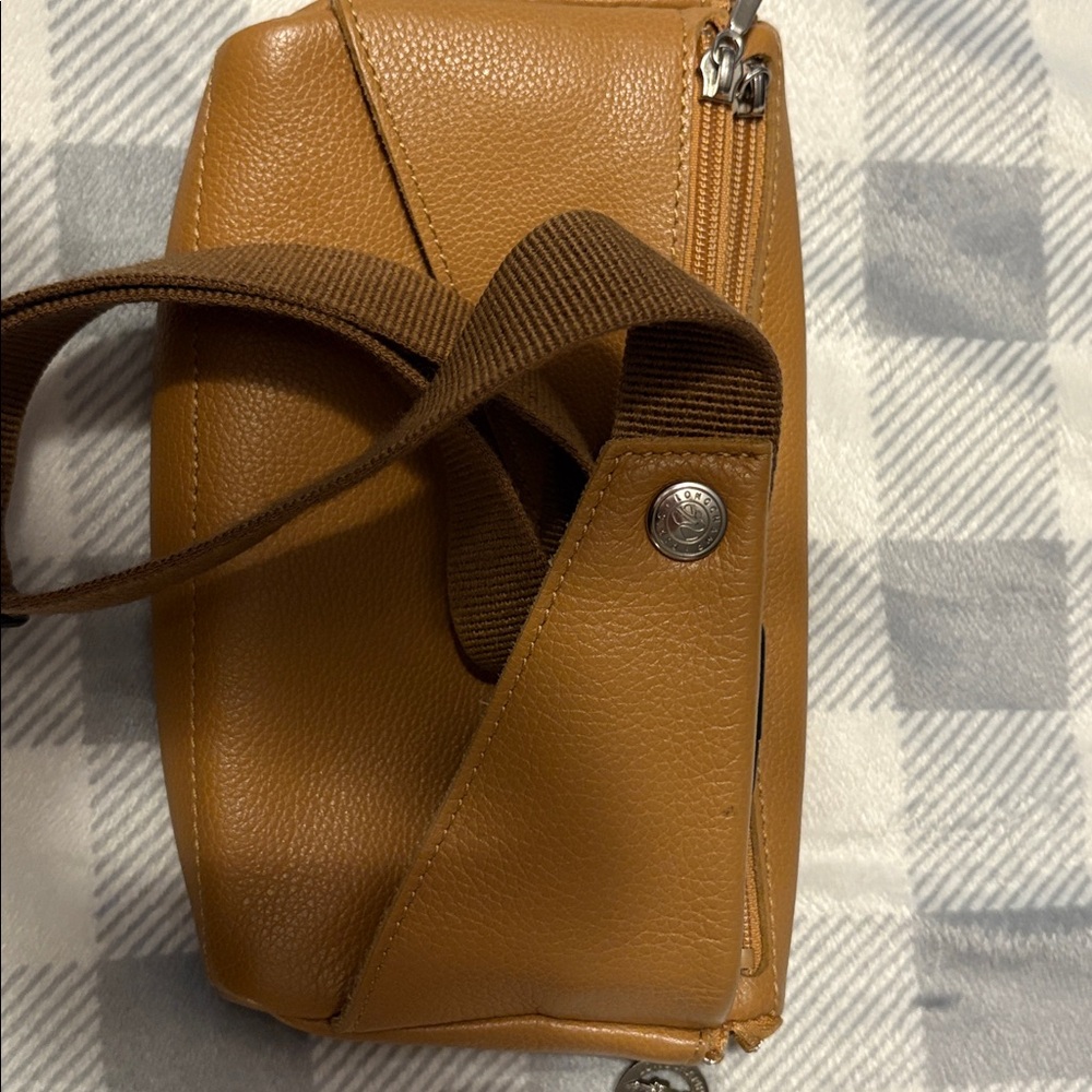 Longchamp Le Foulonné Belt Bag in caramel cowhide leather. - Picture 4 of 12